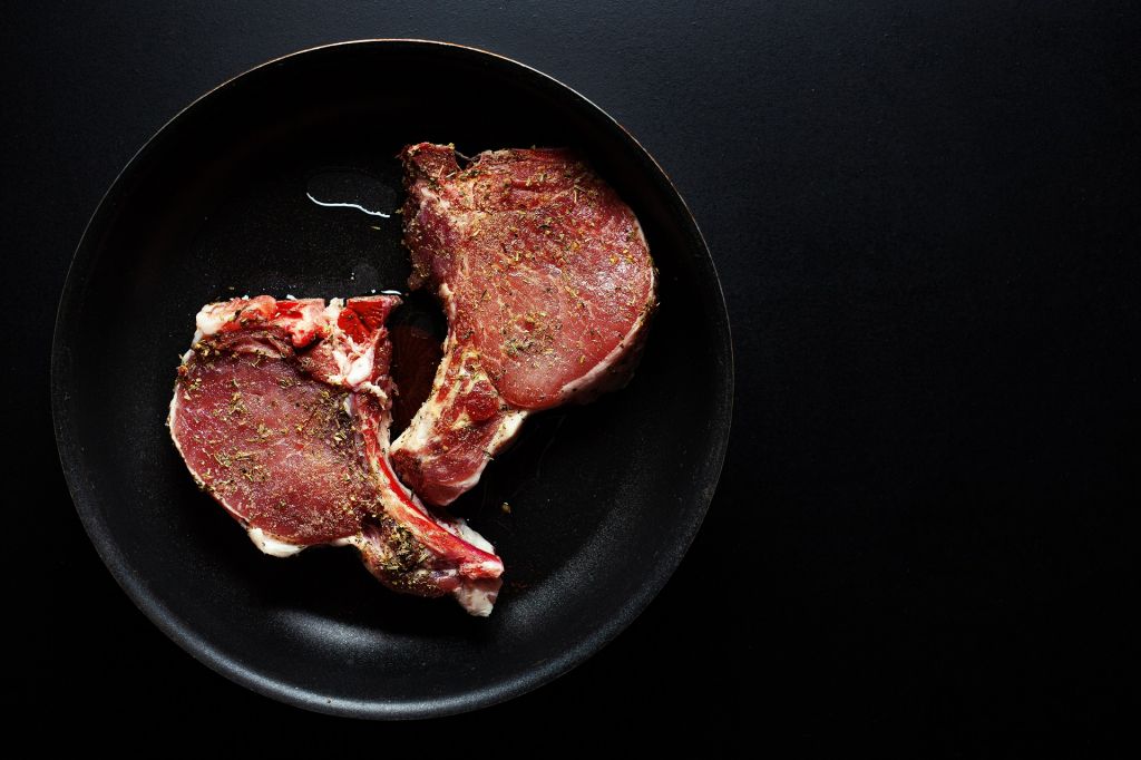 5 errores frecuentes al cocinar carnes rojas